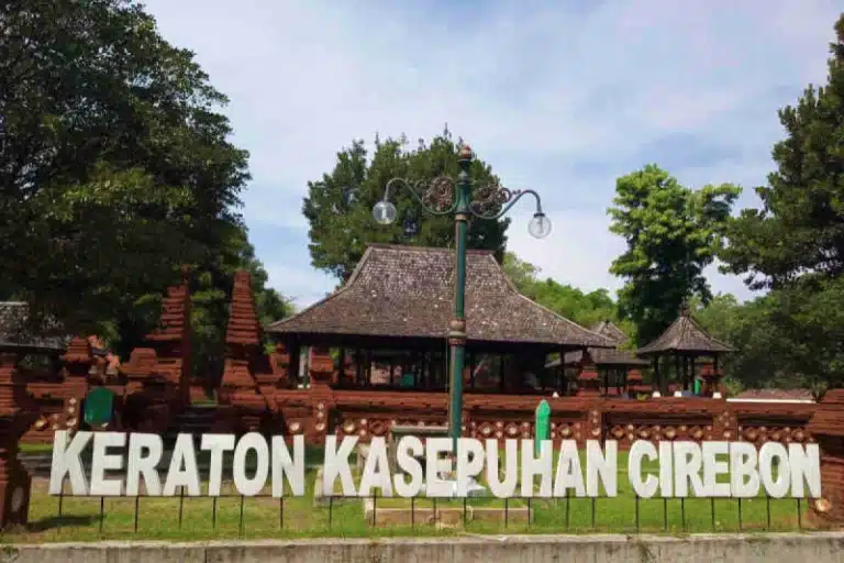 Rekomendasi Tempat Wisata Populer di Cirebon