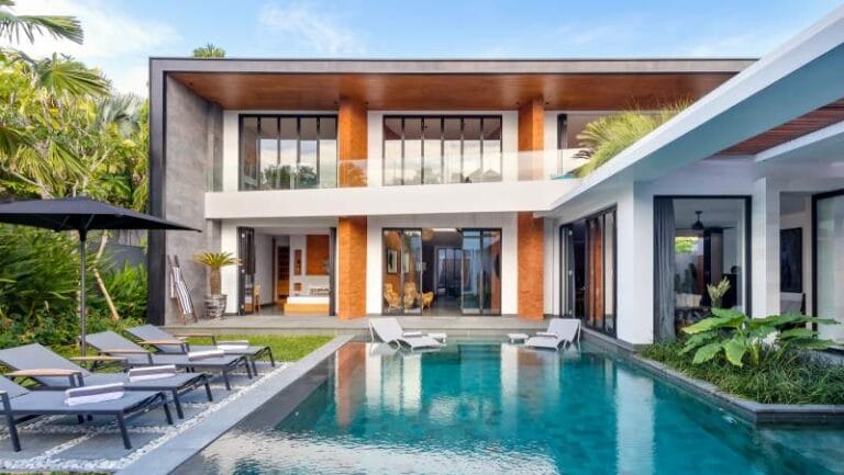 odern luxury villa in Bali with swimming pool available for monthly rental by foreigners